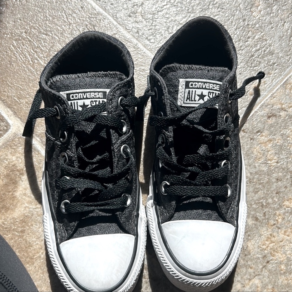All star low converse size 5